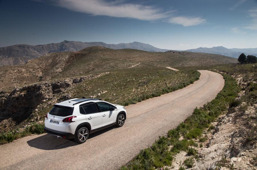  Peugeot 2008 GT Line 2016 года  (фото 30 из 42)